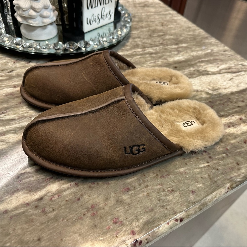 Men’s Tan Brown Leather Ugg Slippers Size 9